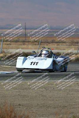 media/Nov-17-2024-CalClub SCCA (Sun) [[5252d9c58e]]/Group 5/Qual (Star Mazda Entrance)/